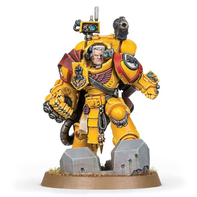 Dit is een afbeelding van het miniatuur Tor Garadon - Imperial Fists voor het spel Warhammer, te koop bij Tabletop Miniature Wargames spellenwinkel Speldorado in delft