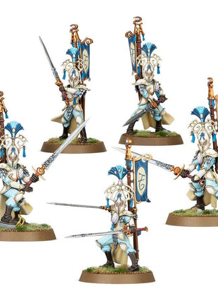 Dit is een afbeelding van het miniatuur Vanari Bladelords - Lumineth Realm Lords voor het spel Warhammer, te koop bij Tabletop Miniature Wargames spellenwinkel Speldorado in delft