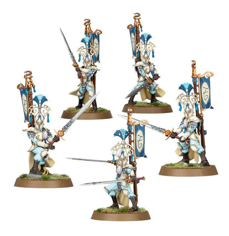 Dit is een afbeelding van het miniatuur Vanari Bladelords - Lumineth Realm Lords voor het spel Warhammer, te koop bij Tabletop Miniature Wargames spellenwinkel Speldorado in delft