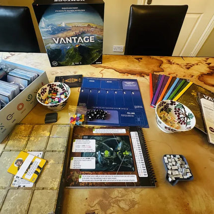Overzicht van het bord en kaarten in Vantage – open-world cooperative avontuur