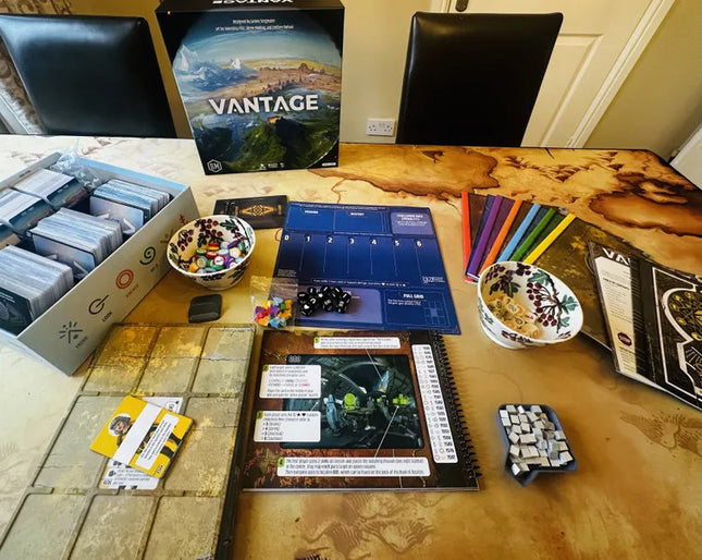 Overzicht van het bord en kaarten in Vantage – open-world cooperative avontuur