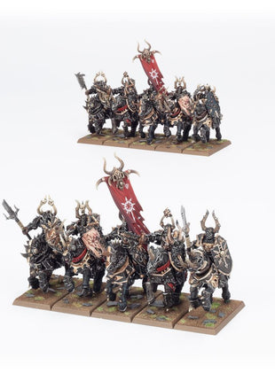 Dit is een afbeelding van het miniatuur Knights - Warriors of Chaos voor het spel Warhammer, te koop bij Tabletop Miniature Wargames spellenwinkel Speldorado in delft