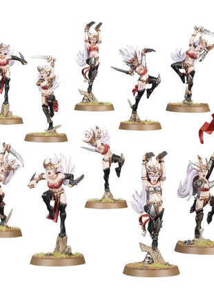 Dit is een afbeelding van het miniatuur Witch Aelves - Daughters of Khaine voor het spel Warhammer, te koop bij Tabletop Miniature Wargames spellenwinkel Speldorado in delft