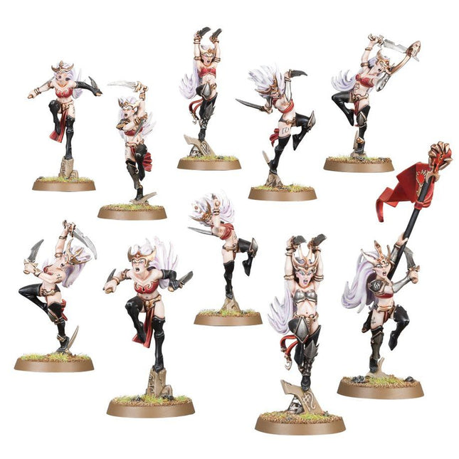 Dit is een afbeelding van het miniatuur Witch Aelves - Daughters of Khaine voor het spel Warhammer, te koop bij Tabletop Miniature Wargames spellenwinkel Speldorado in delft