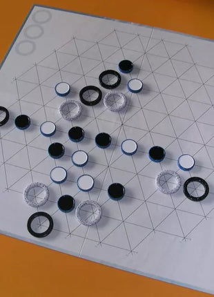 Dit is een foto van het spel Yinsh te koop bij Speldorado Spellenwinkel Delft
