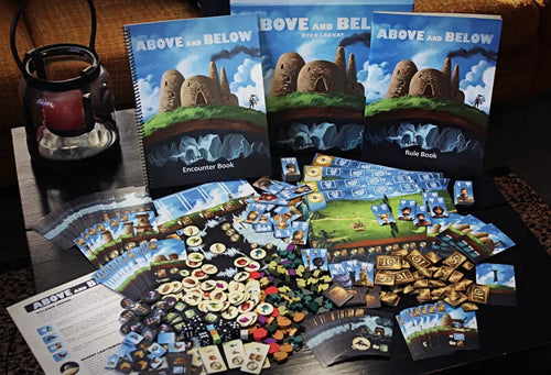 Dit is een foto vanhet speelbord van het spel Above and Below - EN.