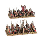 Dit is een foto van het spel Men-At-Arms - Kingdom of Bretonnia te koop bij Speldorado Spellenwinkel Delft