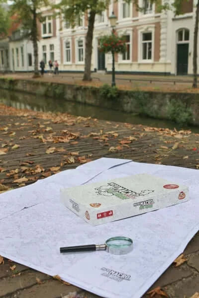 Dit is een foto van het spel MicroMacro Crime City – Full House te koop bij Speldorado Spellenwinkel Delft