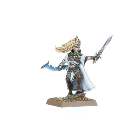 Dit is een afbeelding van het miniatuur sisters of avelorn - high elf realms voor het spel Warhammer, te koop bij Tabletop Miniature Wargames spellenwinkel Speldorado in delft