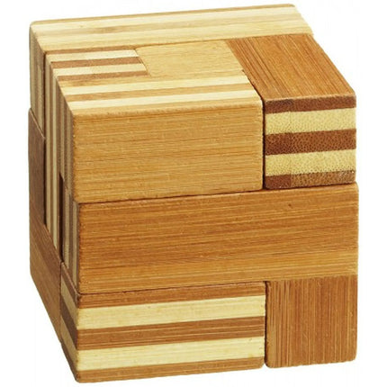 Dit is een foto van het spel Soma Kubus Puzzel, Bamboe te koop bij Speldorado Spellenwinkel Delft