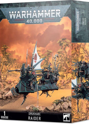 Dit is een afbeelding van het miniatuur Raider - Drukhari voor het spel Warhammer, te koop bij Tabletop Miniature Wargames spellenwinkel Speldorado in delft