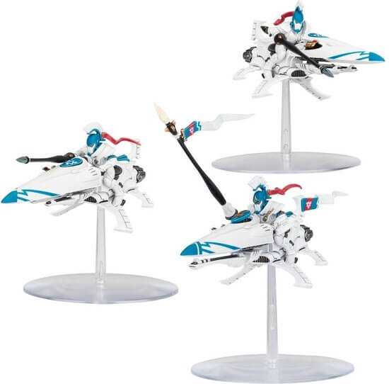 Dit is een afbeelding van het miniatuur Shining Spears - Aeldari voor het spel Warhammer, te koop bij Tabletop Miniature Wargames spellenwinkel Speldorado in delft