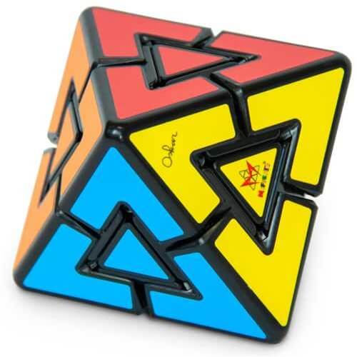 Dit is een foto van het spel Pyraminx Diamond, Brainpuzzel, Recent te koop bij Speldorado Spellenwinkel Delft