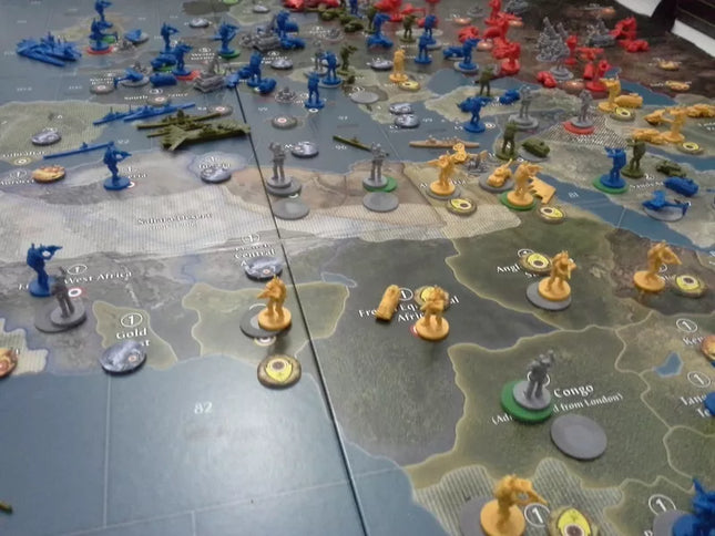 Dit is een foto van het spel Axis And Allies Europe 1940 te koop bij Speldorado Spellenwinkel Delft