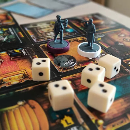 Dit is een foto van het spel Betrayal At House On The Hill  - EN te koop bij Speldorado Spellenwinkel Delft