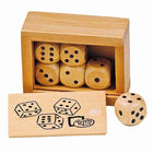 Dit is een foto van het spel Houten Kistje Met 6 Houten Dobbelstenen te koop bij Speldorado Spellenwinkel Delft